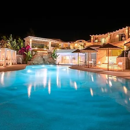 Oasi Blu Sardinia מלון *