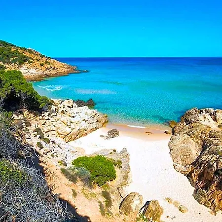 Oasi Blu Sardinia מלון *