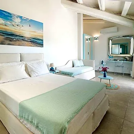 Oasi Blu Sardinia * פולה